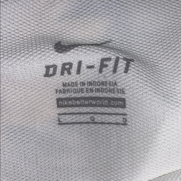 White nike dri fit shirt - Picture 6 of 6